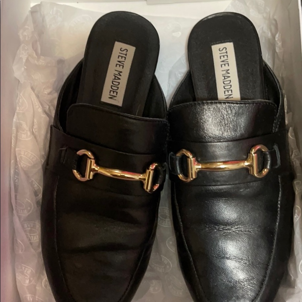 Slip ons, gold belt.